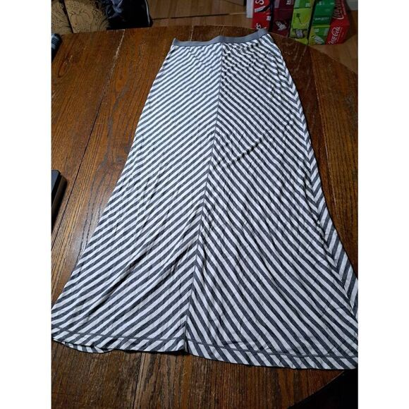 Small Max Studio Grey White Striped Sleeveless Maxi Dress Swimsuit Cover Up - Picture 1 of 4